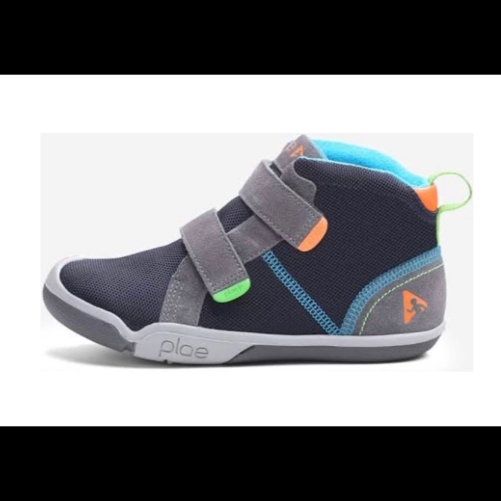Plae hightops